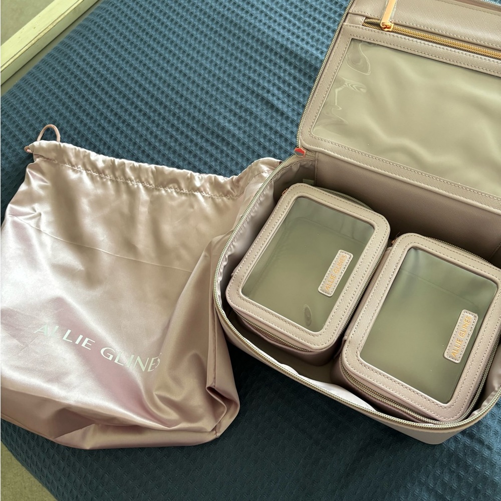 NWOT .. Allie Glines makeup case